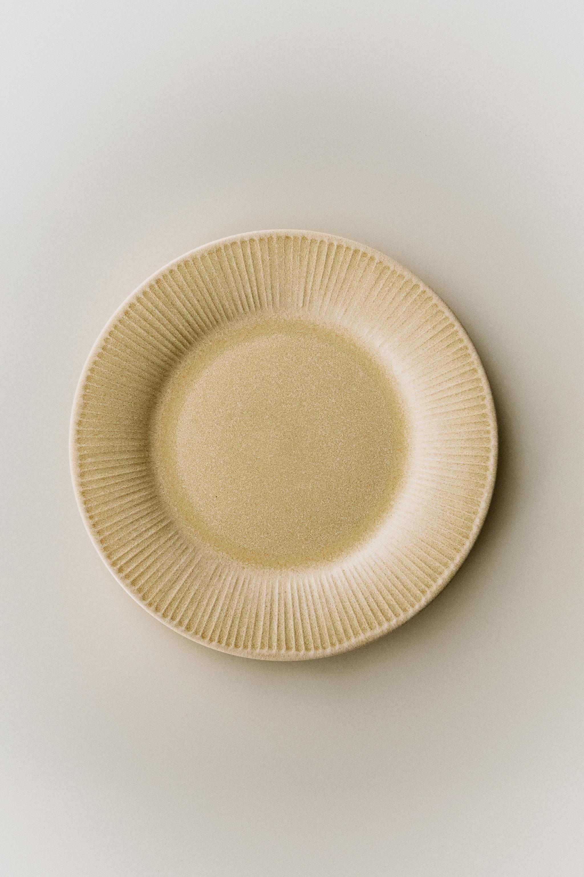 ASSIETTE À DESSERT GRÈS RAYÉE